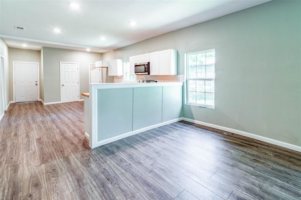 1457 W Austin Street Property Photo 6
