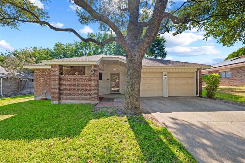 424 Grand Meadow Drive Property Photo 4