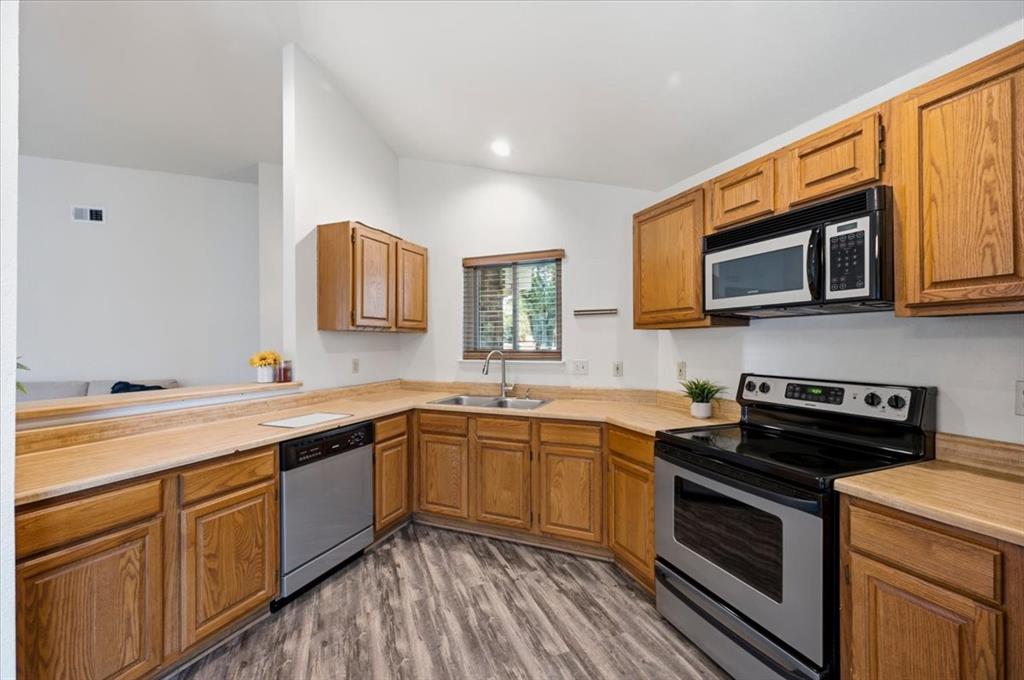 424 Grand Meadow Drive Property Photo 17