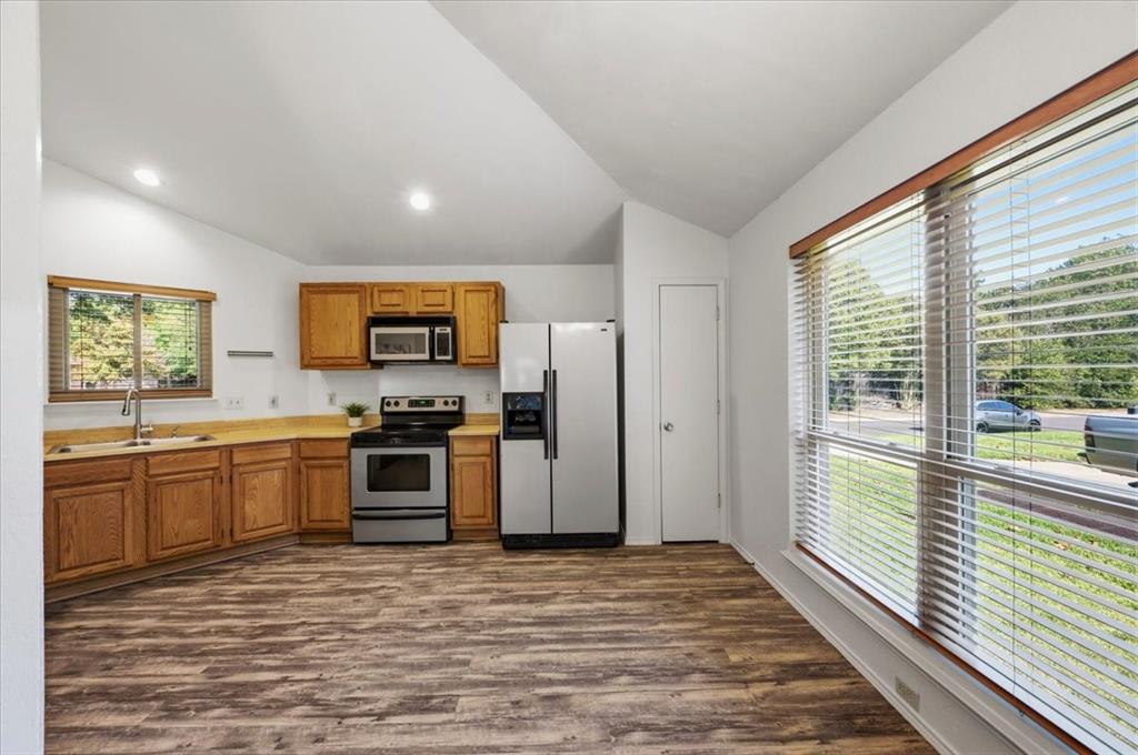 424 Grand Meadow Drive Property Photo 20