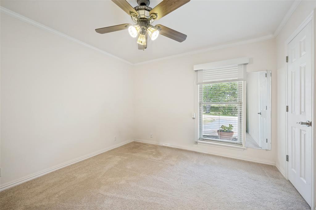 233 Oak Street Property Photo 25