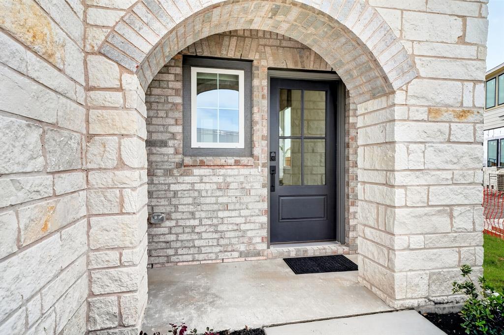 2915 Orchard Park Lane Property Photo 2