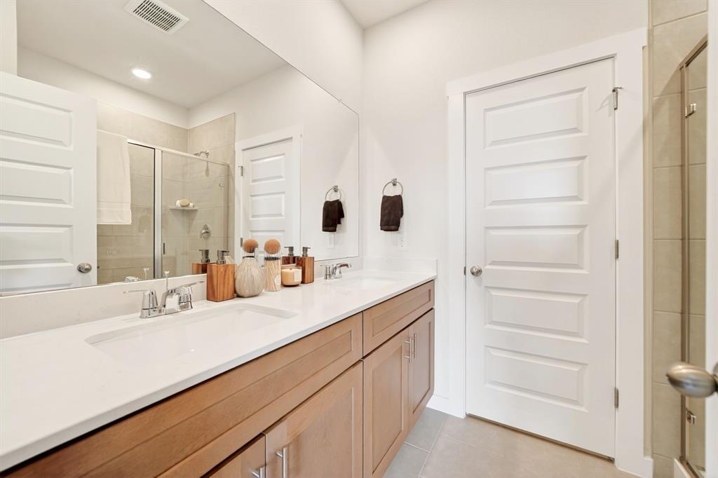 2915 Orchard Park Lane Property Photo 24
