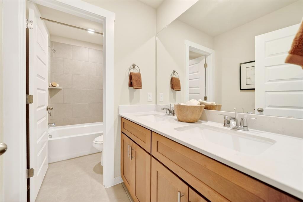 2915 Orchard Park Lane Property Photo 38