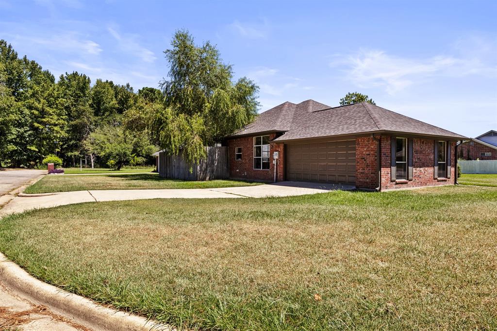 307 Bob White Property Photo 2