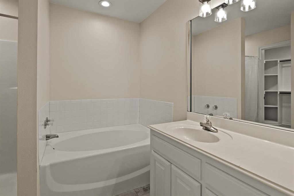 307 Bob White Property Photo 30