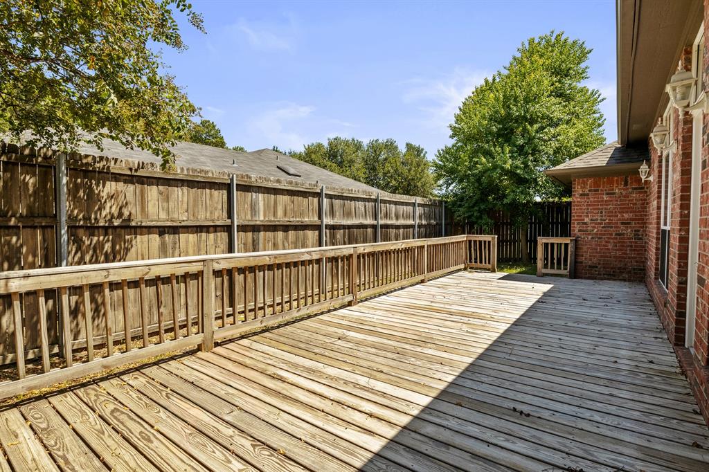 307 Bob White Property Photo 34