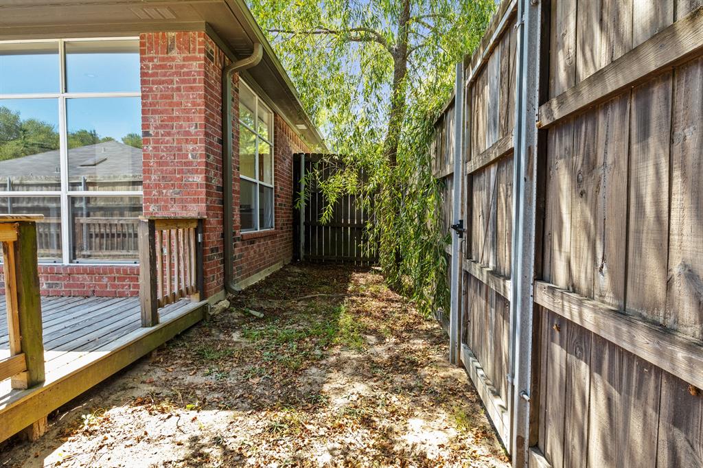 307 Bob White Property Photo 36
