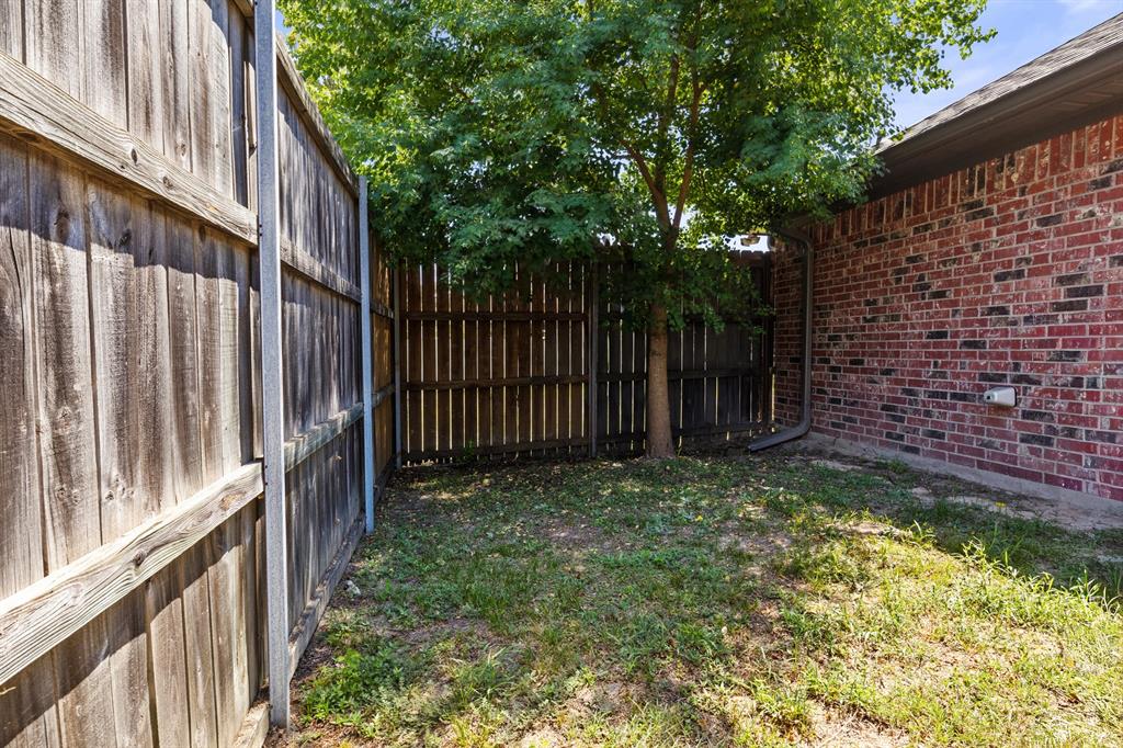 307 Bob White Property Photo 37