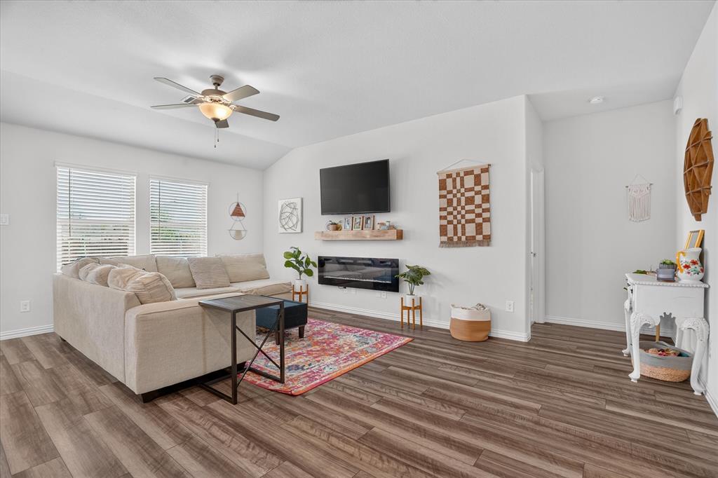 2413 Ponca Drive Property Photo 3