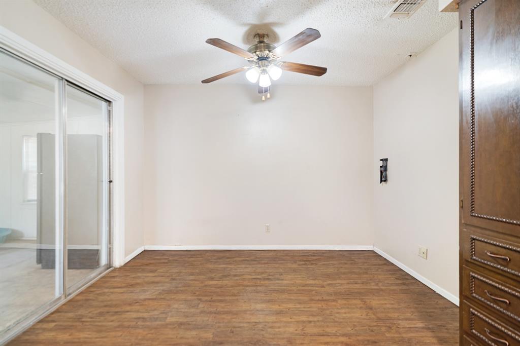 2820 W Kaufman Street Property Photo 5