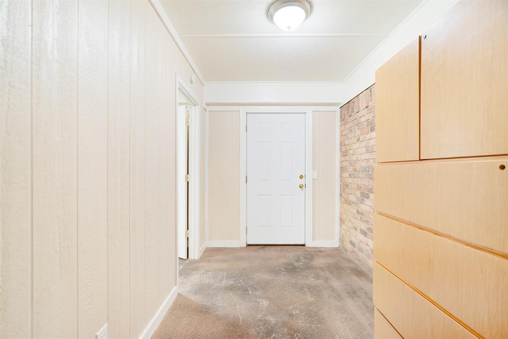 2820 W Kaufman Street Property Photo 6