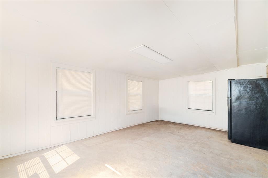 2820 W Kaufman Street Property Photo 7