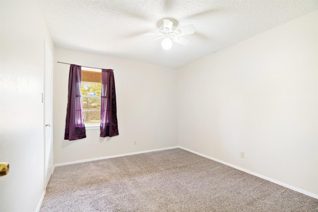 2820 W Kaufman Street Property Photo 8