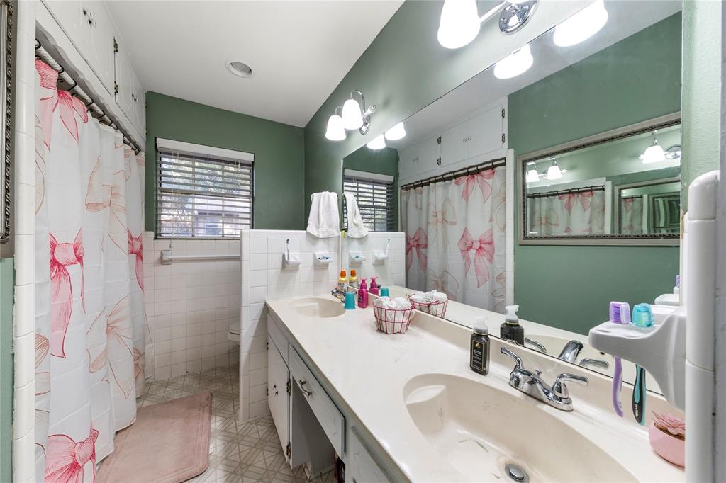 311 S College Avenue Property Photo 24