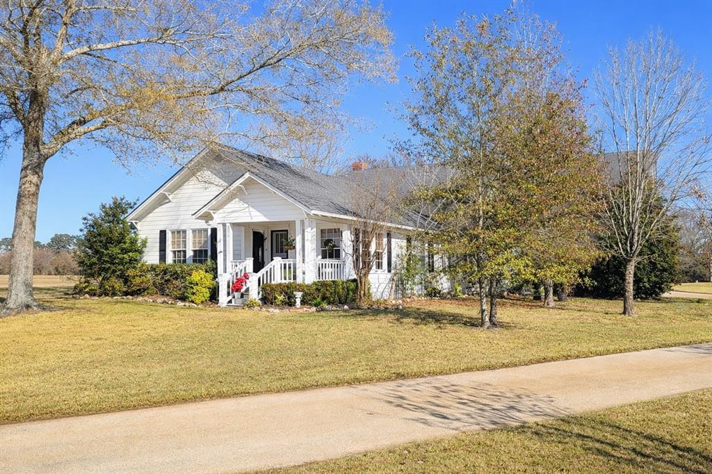 20272 County Road 4126 Property Photo 1