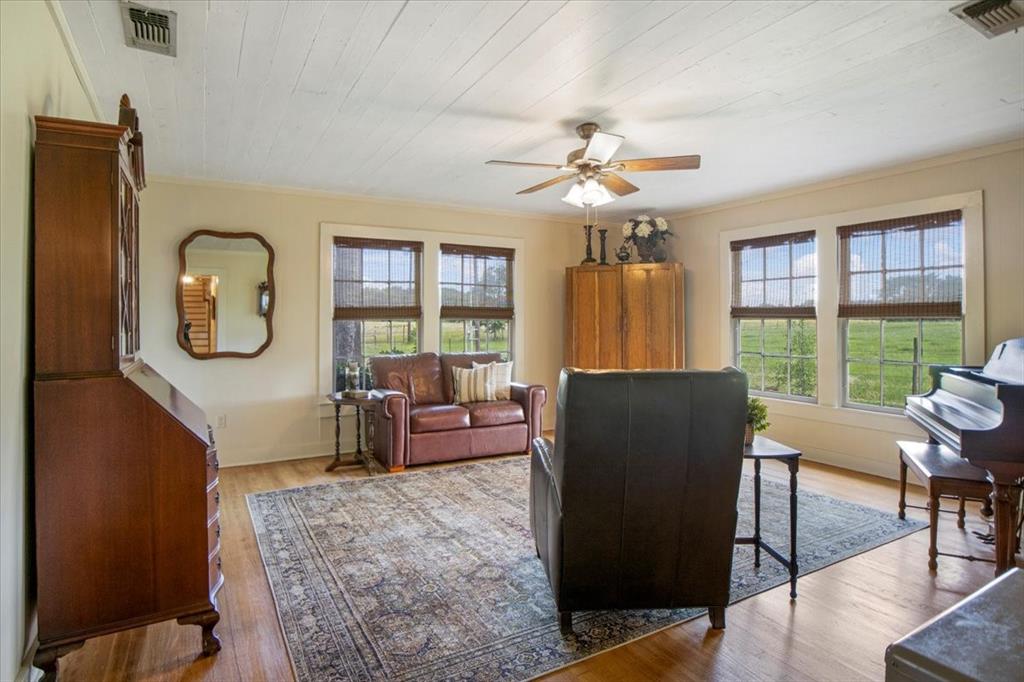 20272 County Road 4126 Property Photo 9