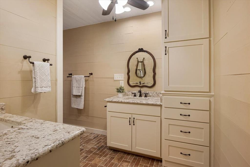 20272 County Road 4126 Property Photo 17