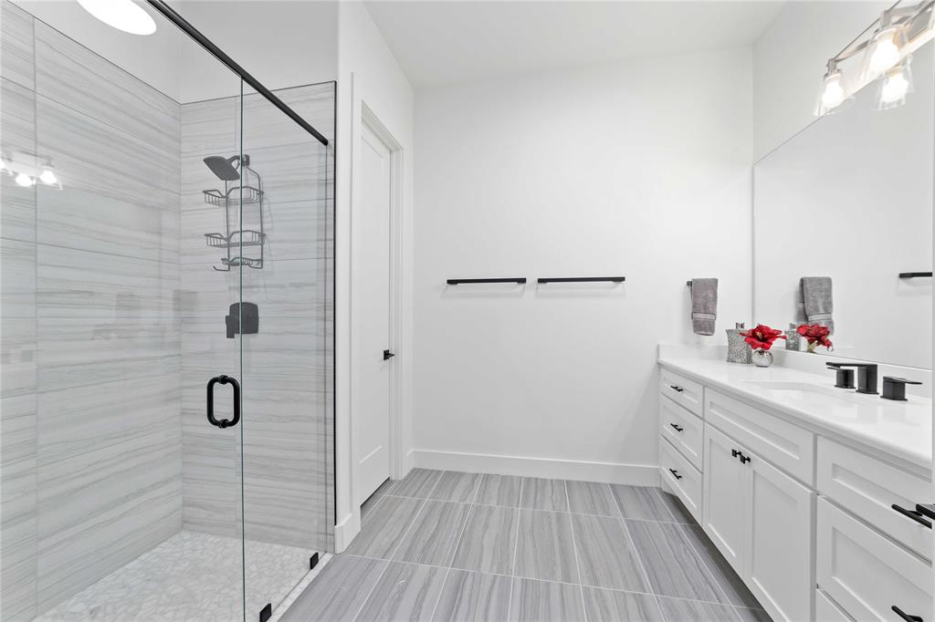 582 Oak Point Drive Property Photo 25