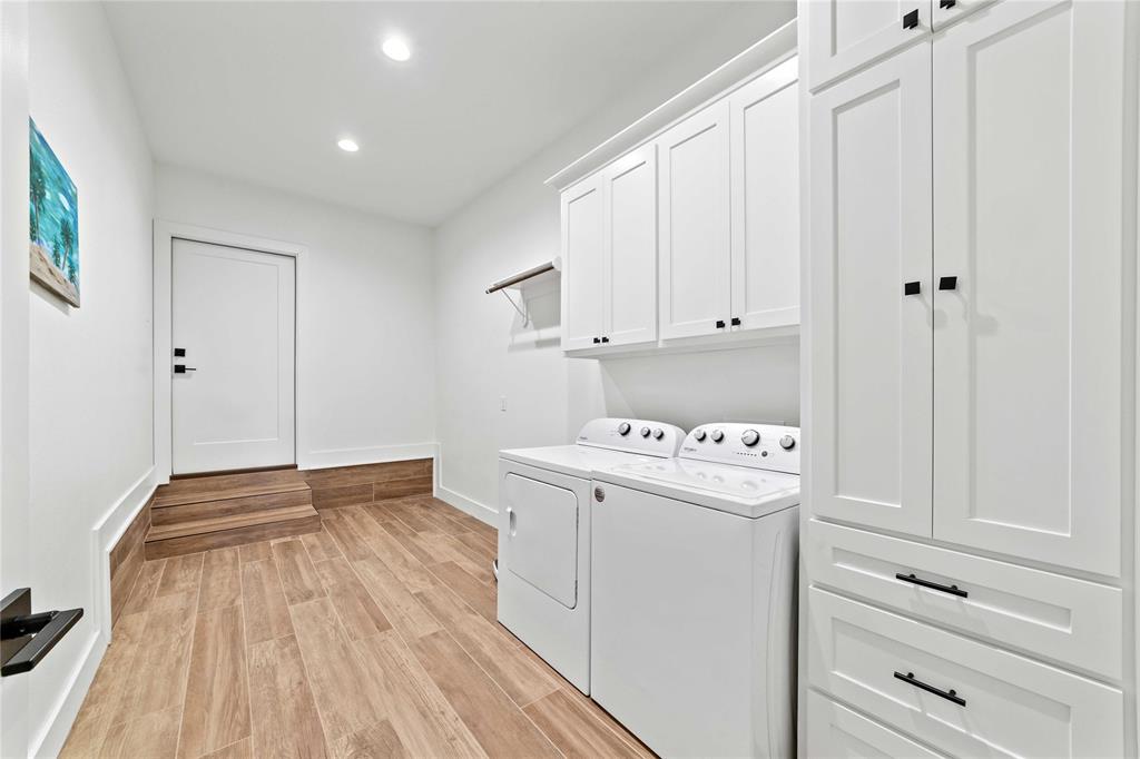 582 Oak Point Drive Property Photo 26
