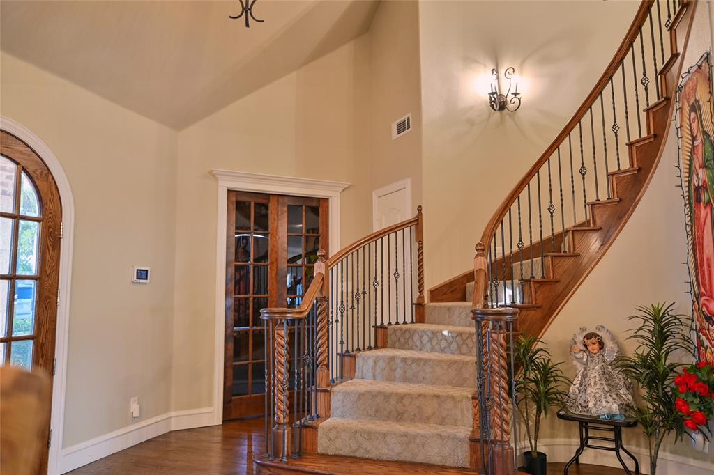 11012 Helms Trail Property Photo 6