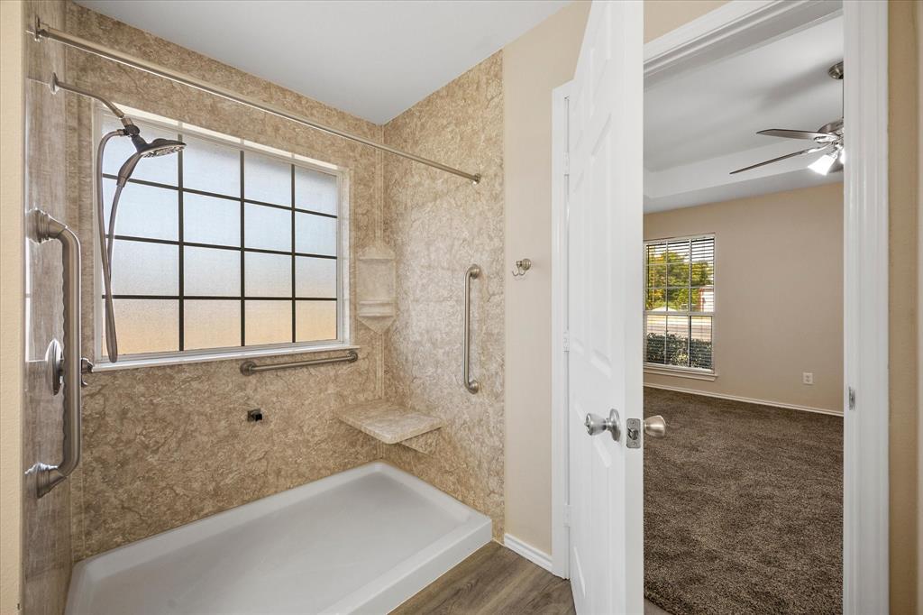 107 W Hubbard Road Property Photo 4