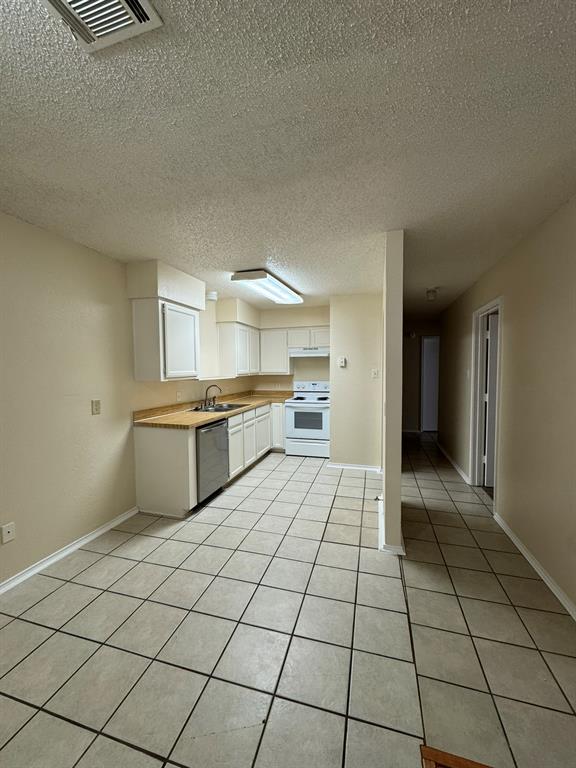 7004 Lincoln Drive Property Photo 4