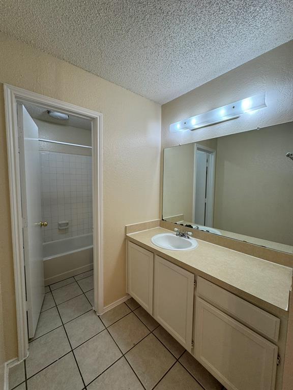 7004 Lincoln Drive Property Photo 5