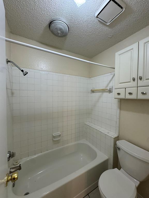 7004 Lincoln Drive Property Photo 6