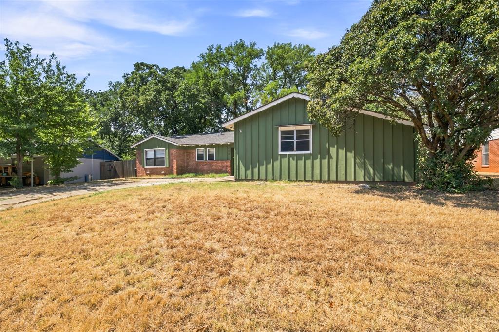 810 Arthur Drive Property Photo 1