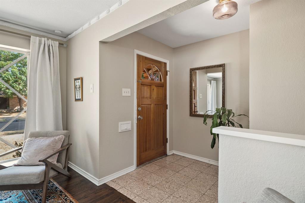 8430 Sweetwater Drive Property Photo 3