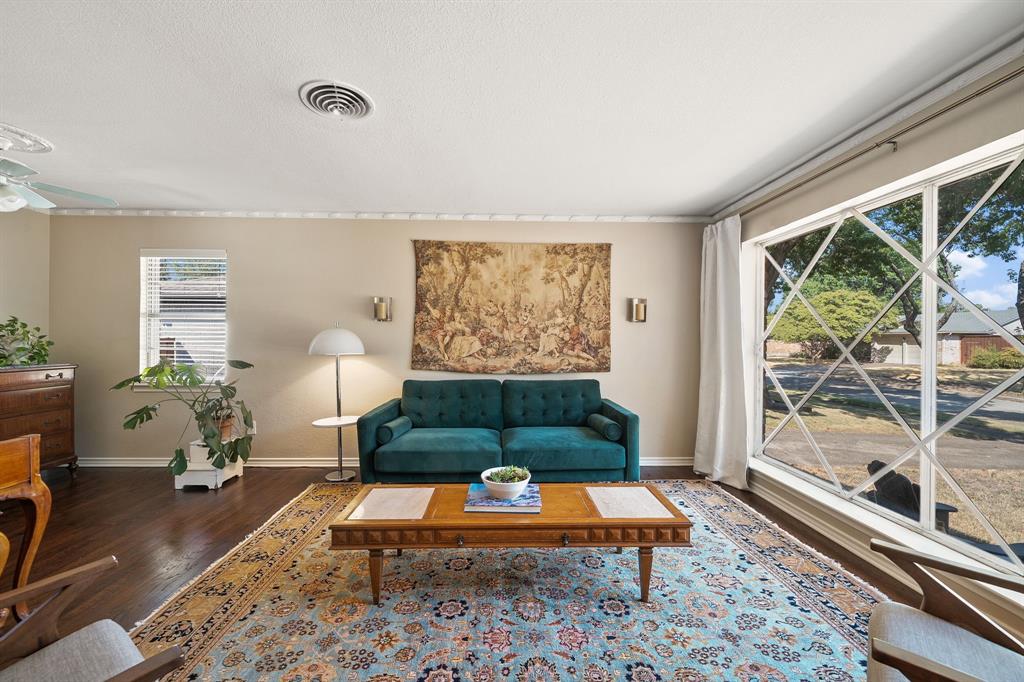 8430 Sweetwater Drive Property Photo 4