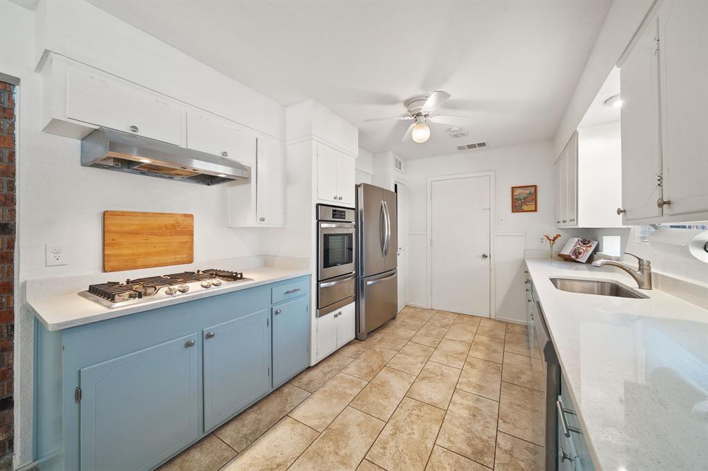8430 Sweetwater Drive Property Photo 8