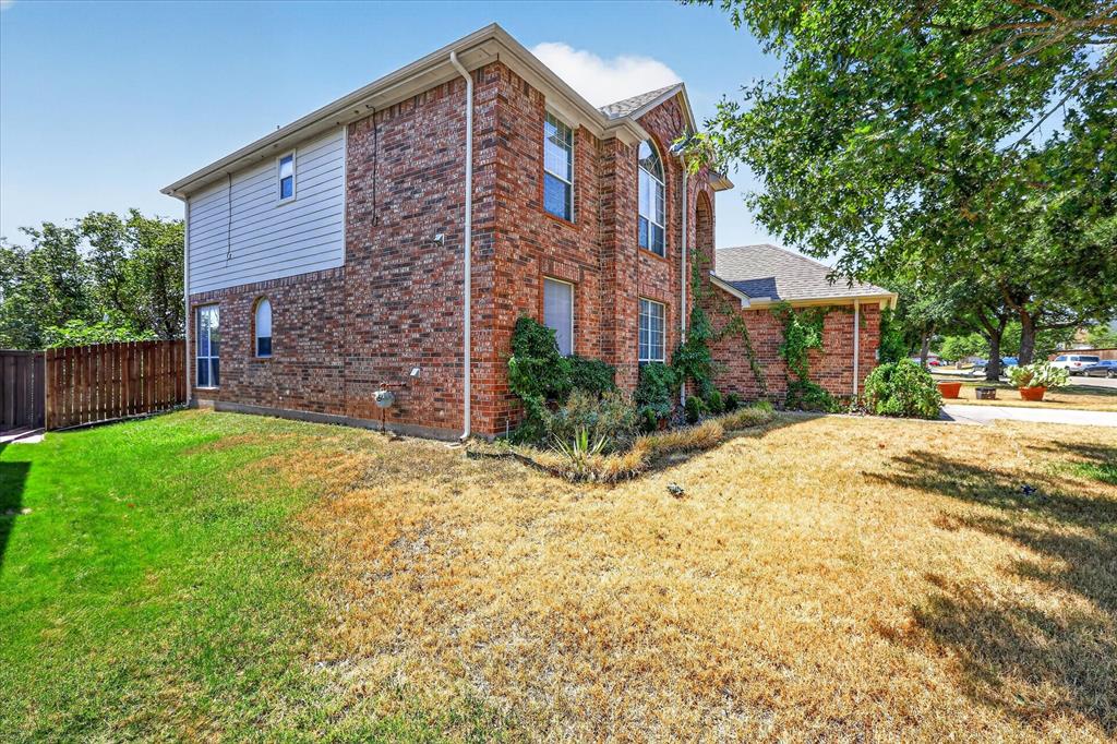 8646 Granville Drive Property Photo 3