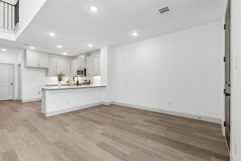 1025 Splitrock Drive Property Photo 3