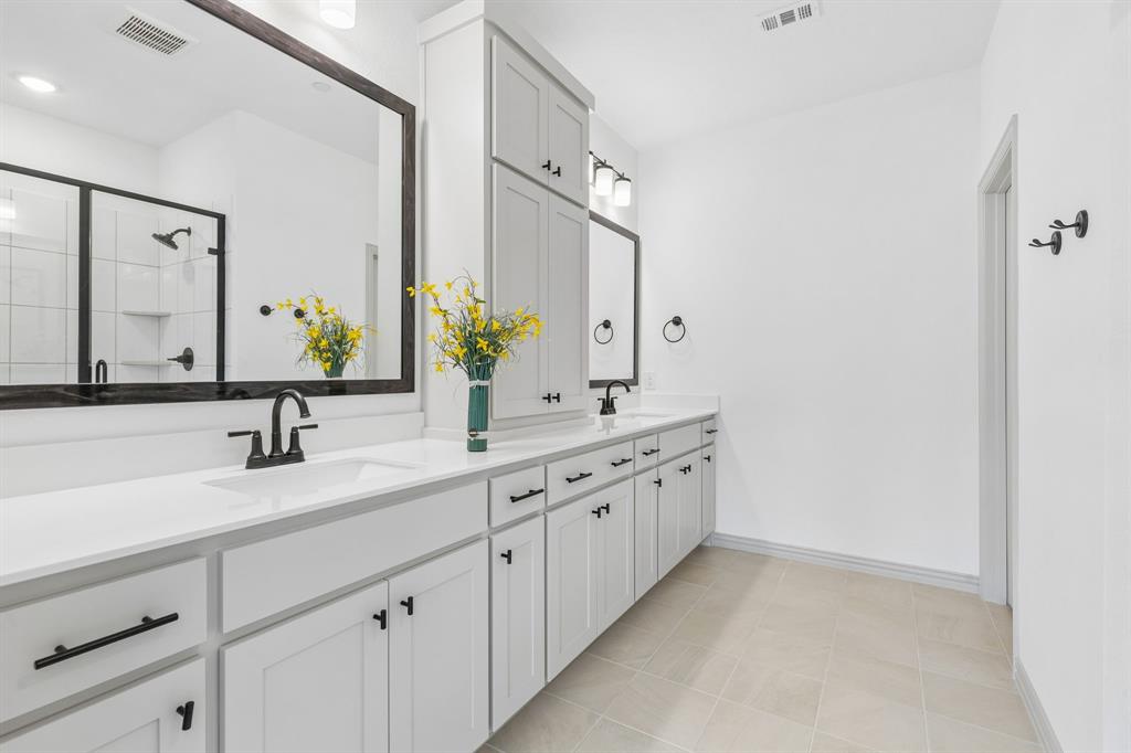 1025 Splitrock Drive Property Photo 11