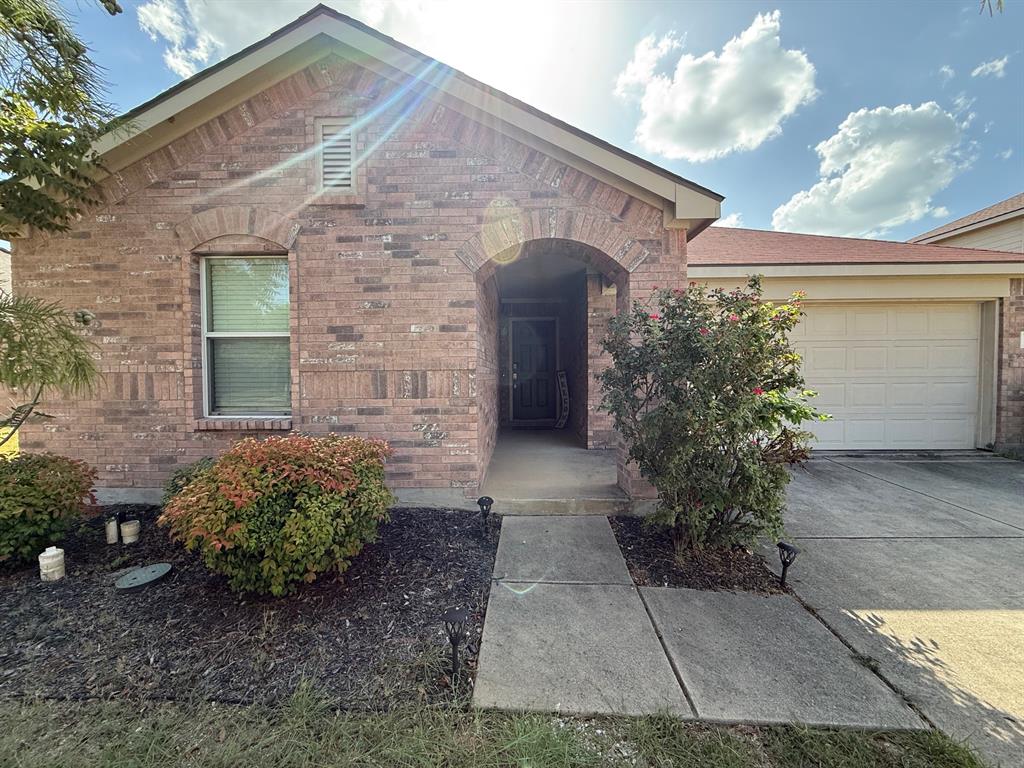 1331 Newton Drive Property Photo 1