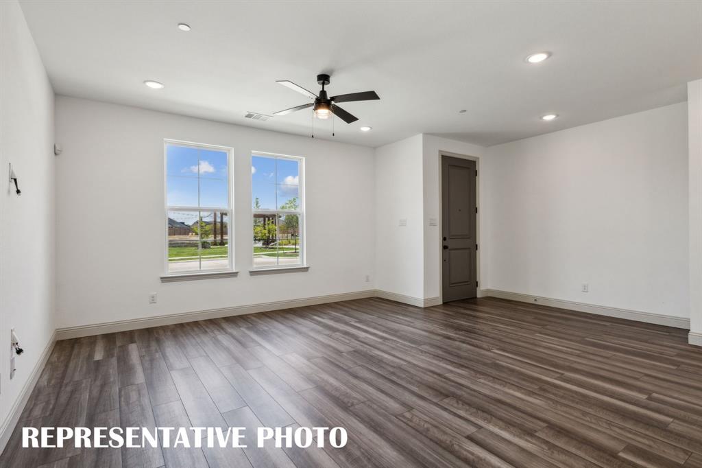 1039 Splitrock Drive Property Photo 3