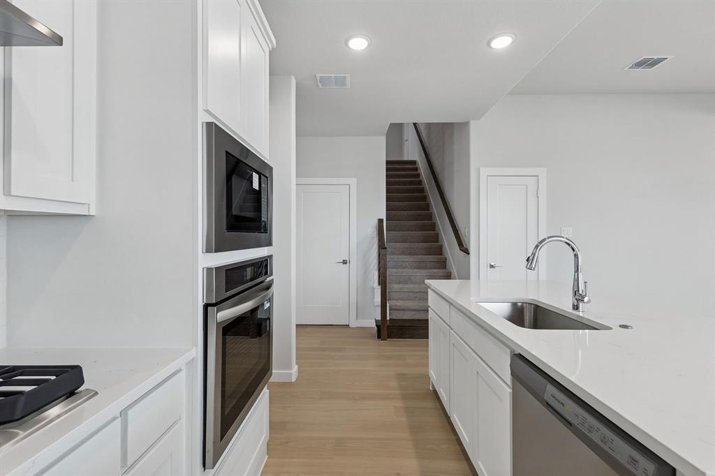 737 Brightstar Drive Property Photo 11