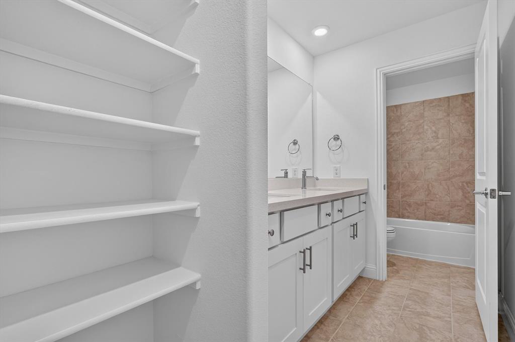 1301 Espada Street Property Photo 8