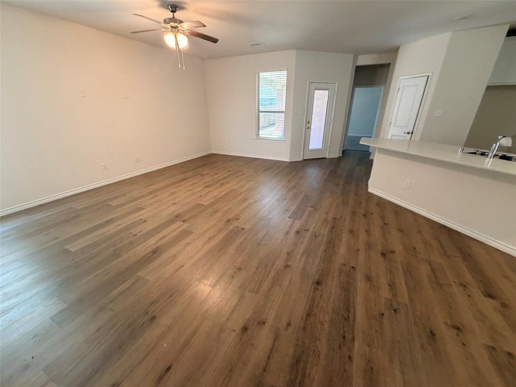 616 Florence Way Property Photo 4