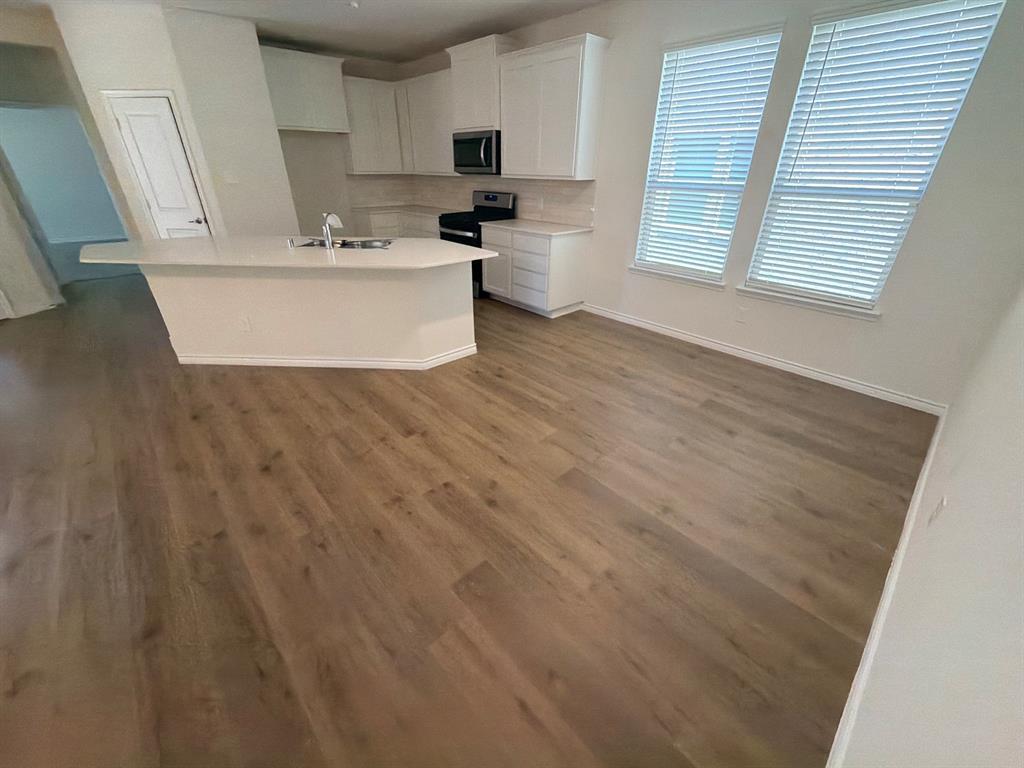 616 Florence Way Property Photo 5