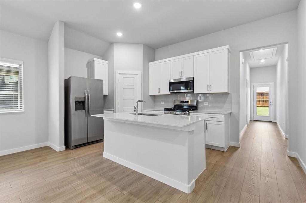 804 Knox River Drive Property Photo 3
