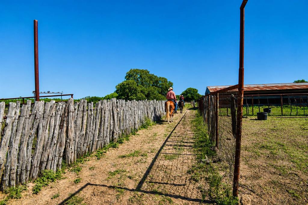8228 Us Hwy 377 Property Photo 37