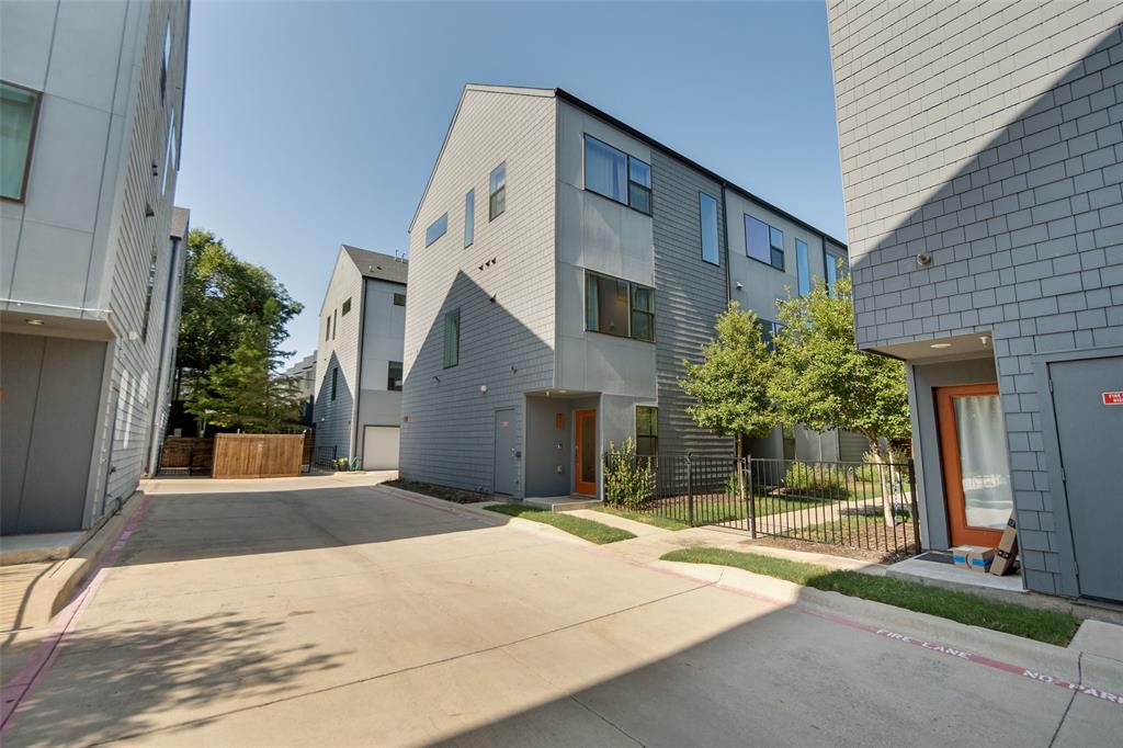 427 W 10th Street 601 Property Photo 1