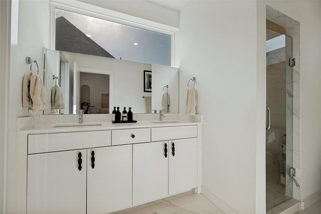 427 W 10th Street 601 Property Photo 22