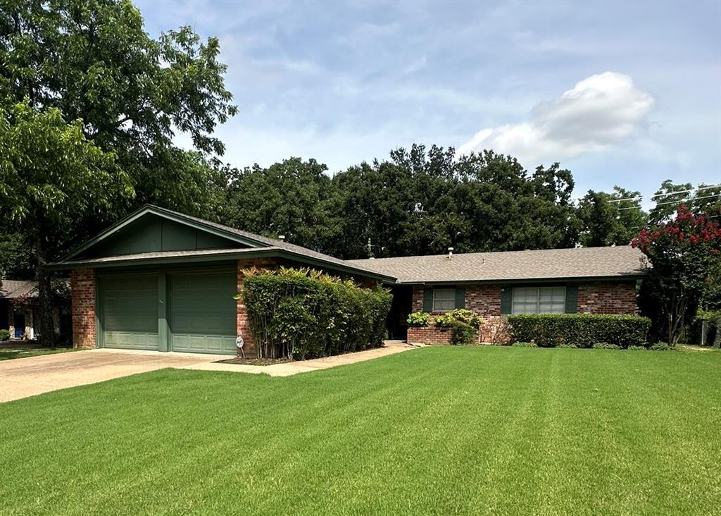 3014 Friendswood Drive Property Photo 1