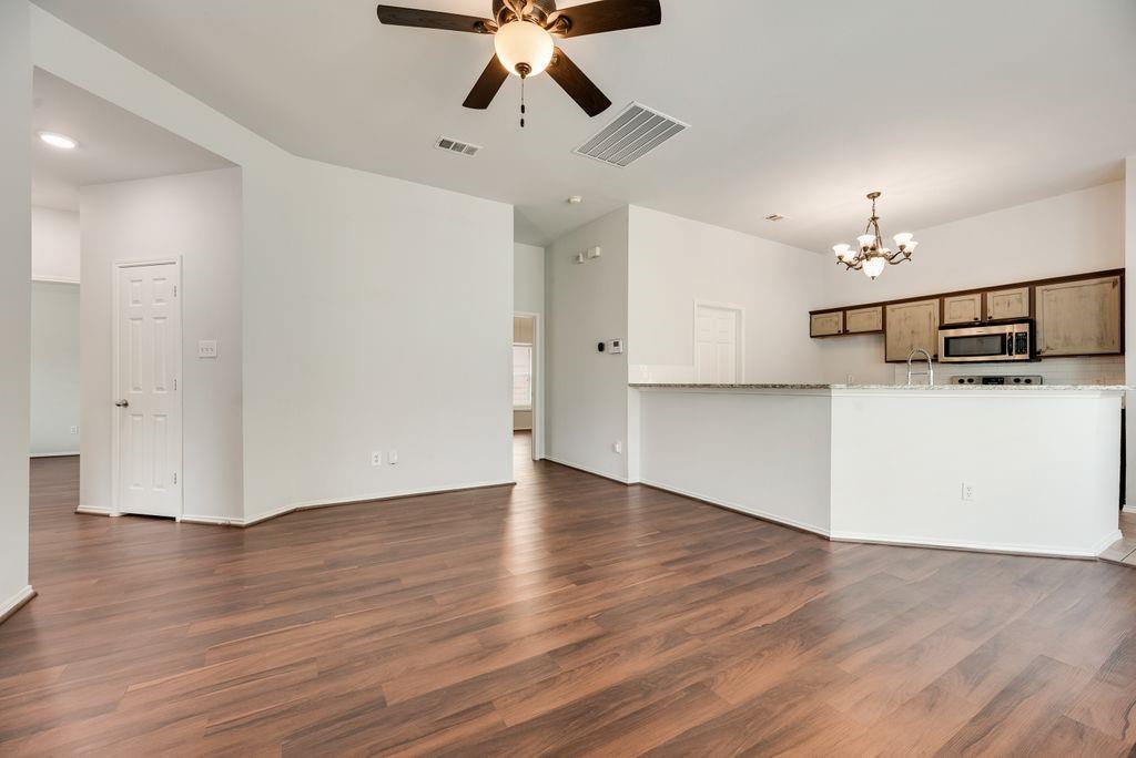 2313 Hillside Drive Property Photo 4