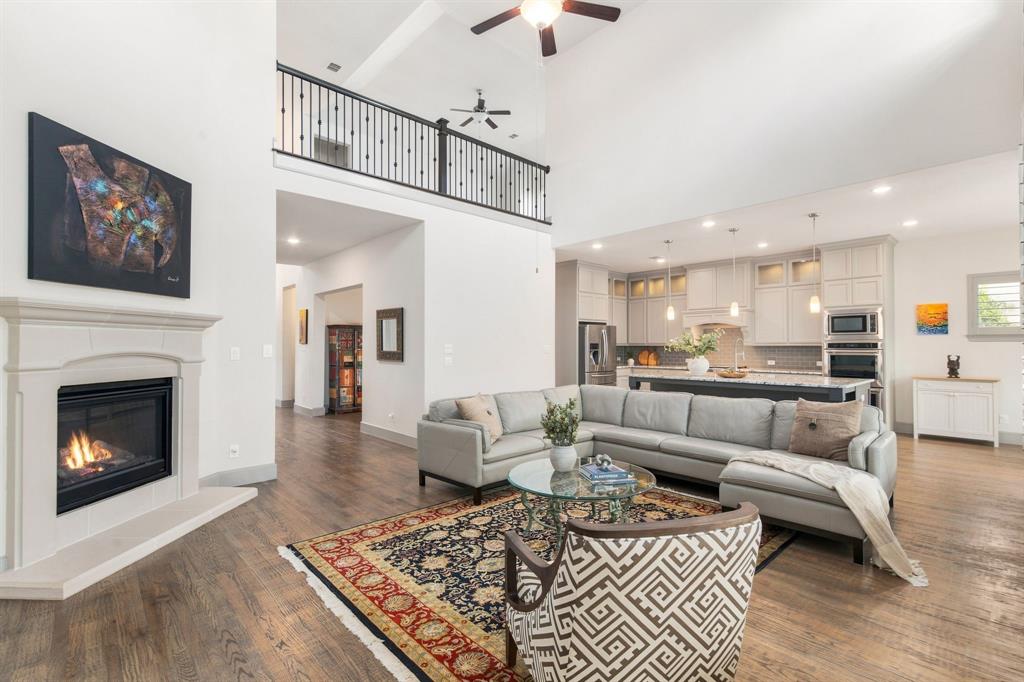 3923 Idlebrook Drive Property Photo 4