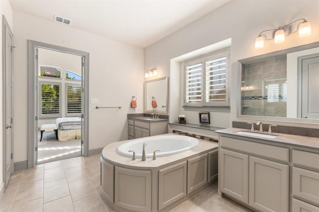 3923 Idlebrook Drive Property Photo 17